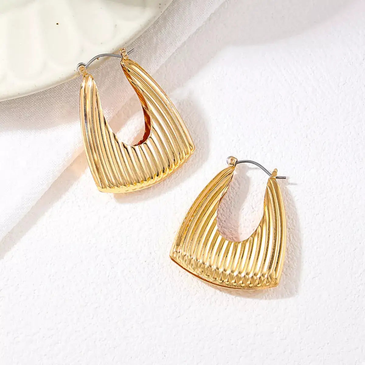 18K Gold-Plated Alloy Ribbed Triangular Hoop Earrings by Trendsi
