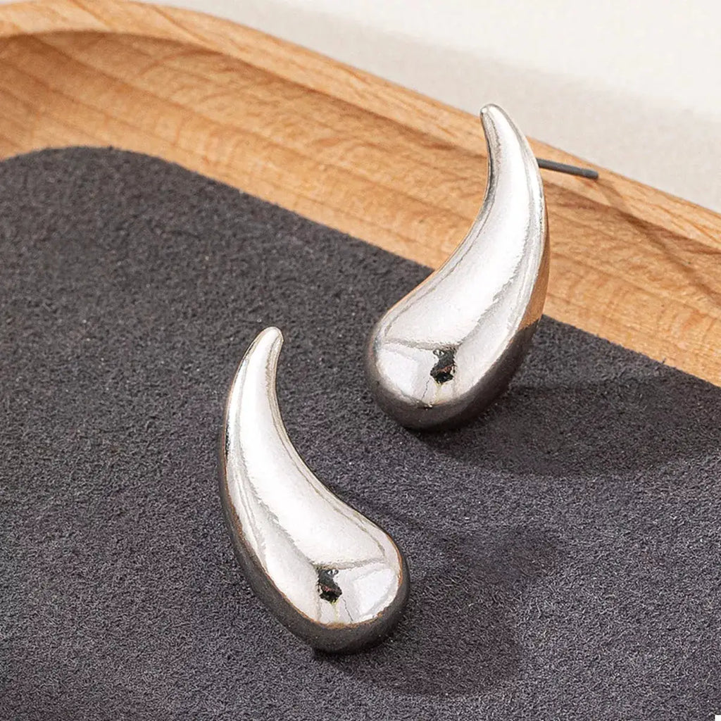 Curved Teardrop Stud Earrings by Trendsi