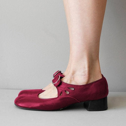 Low heel buckle and shallow cut single shoe for women
