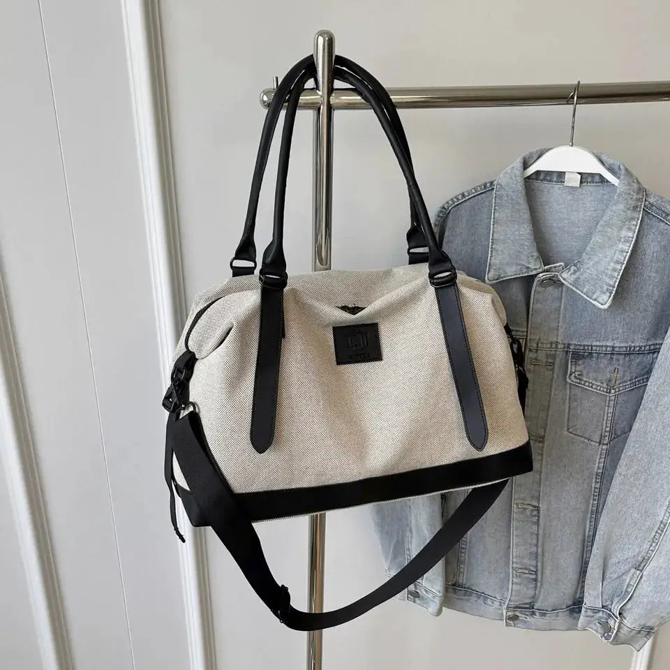 Contrast Travel Bag by Trendsi