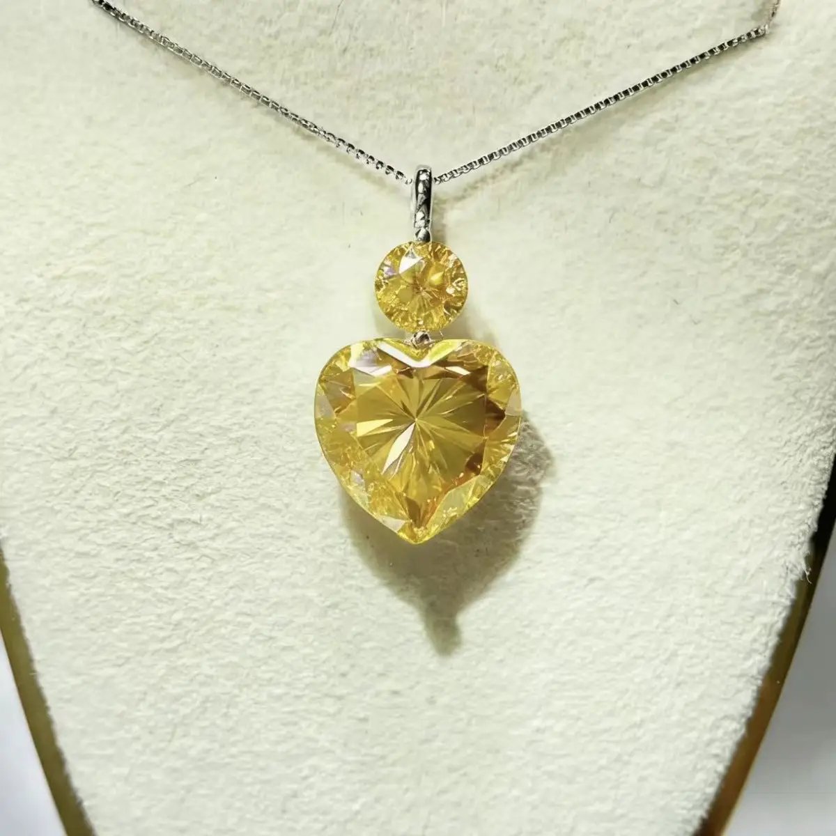 5.5 Carat Moissanite 925 Sterling Silver Pendant Necklace by Trendsi