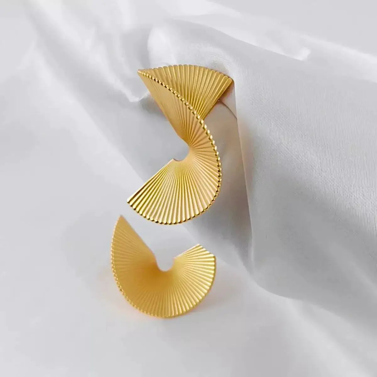 18K Gold-Plated Copper Fan-Shaped Earrings by Trendsi