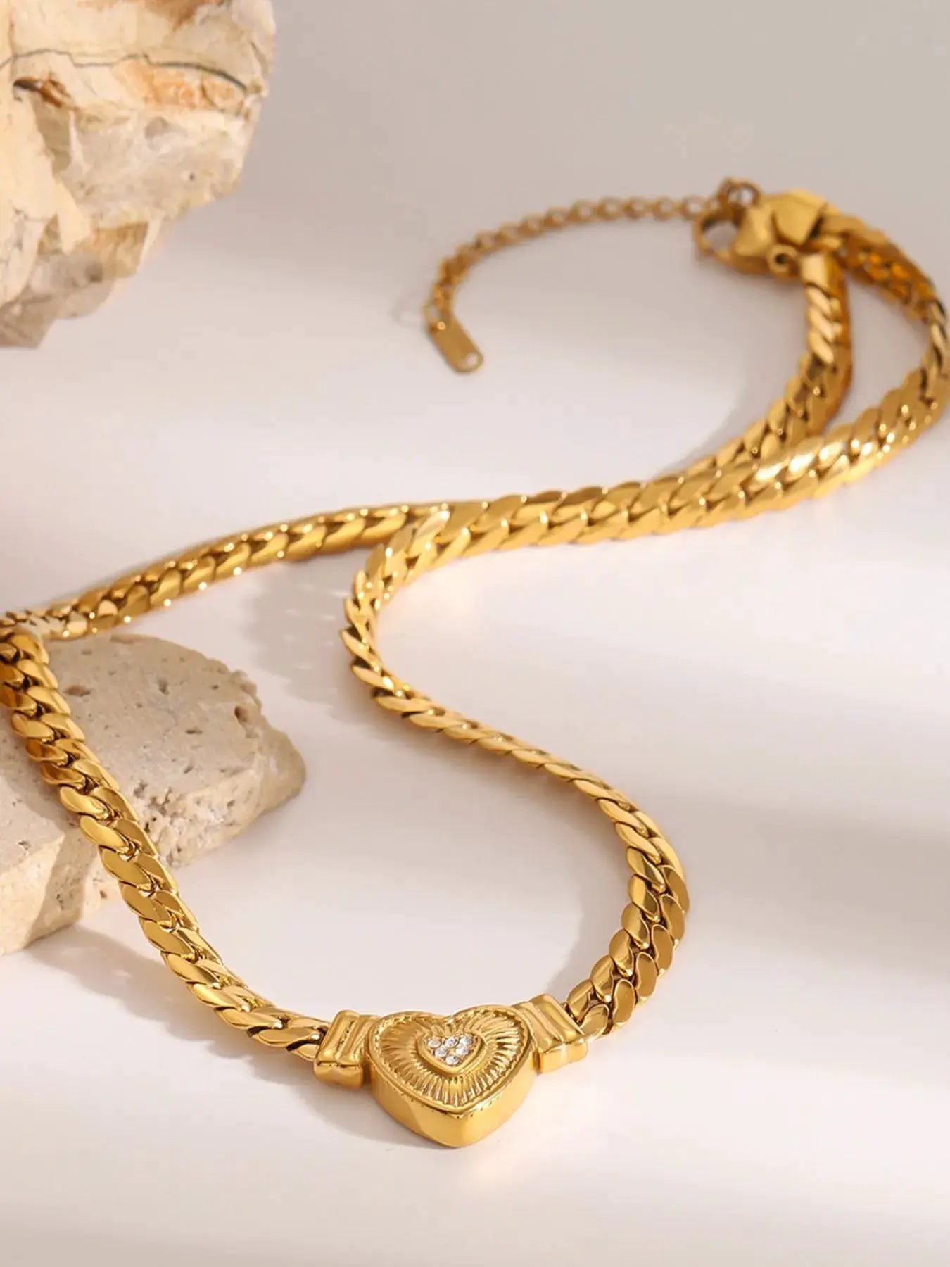 18K Gold-Plated Inlaid Zircon Heart Chain Necklace by Trendsi