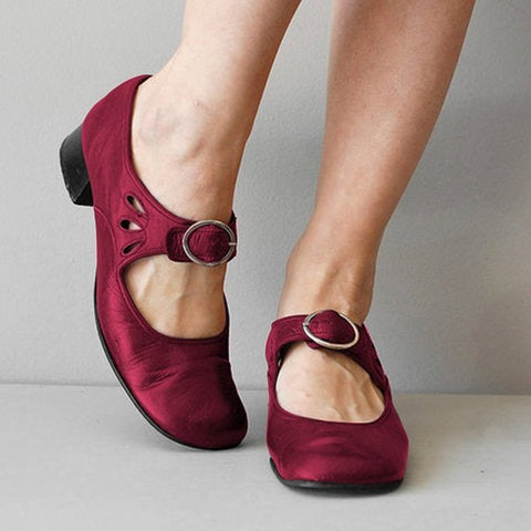 Low heel buckle and shallow cut single shoe for women