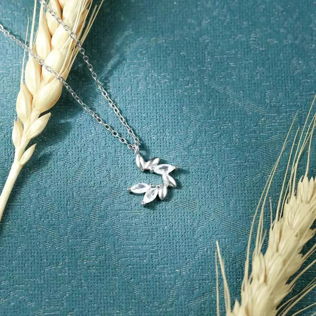 925 Sterling Silver Zircon Leaf Pendant Necklace by Trendsi
