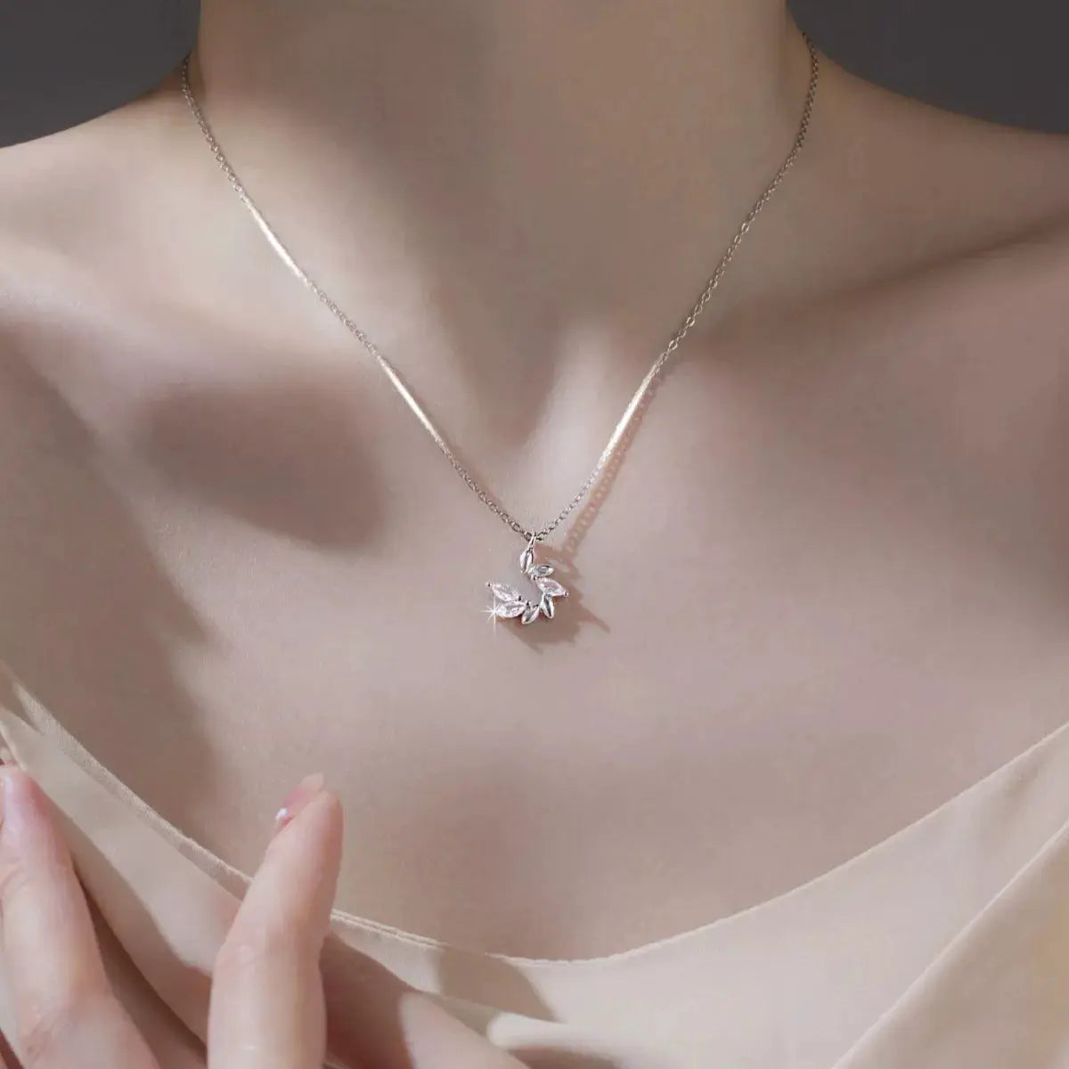 925 Sterling Silver Zircon Leaf Pendant Necklace by Trendsi