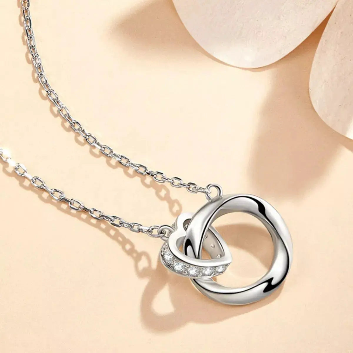925 Sterling Silver Interlocking Circles Pendant Necklace by Trendsi