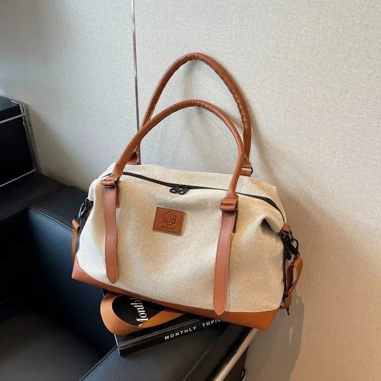 Contrast Travel Bag by Trendsi