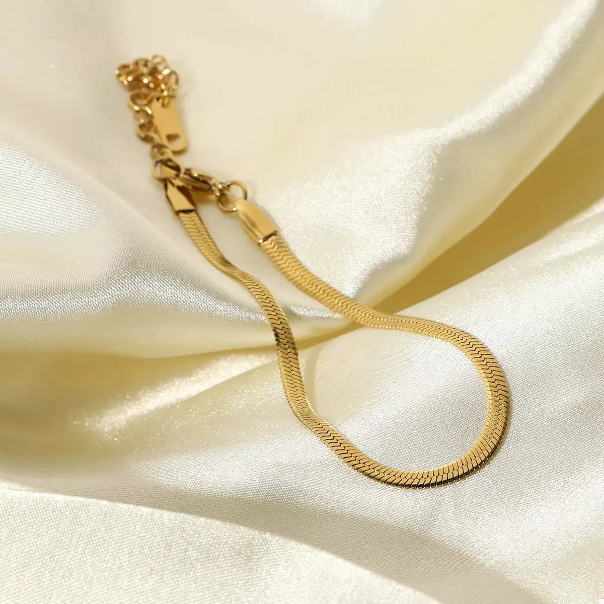 Stainless Steel Minimalist Chain Bracelet by Trendsi