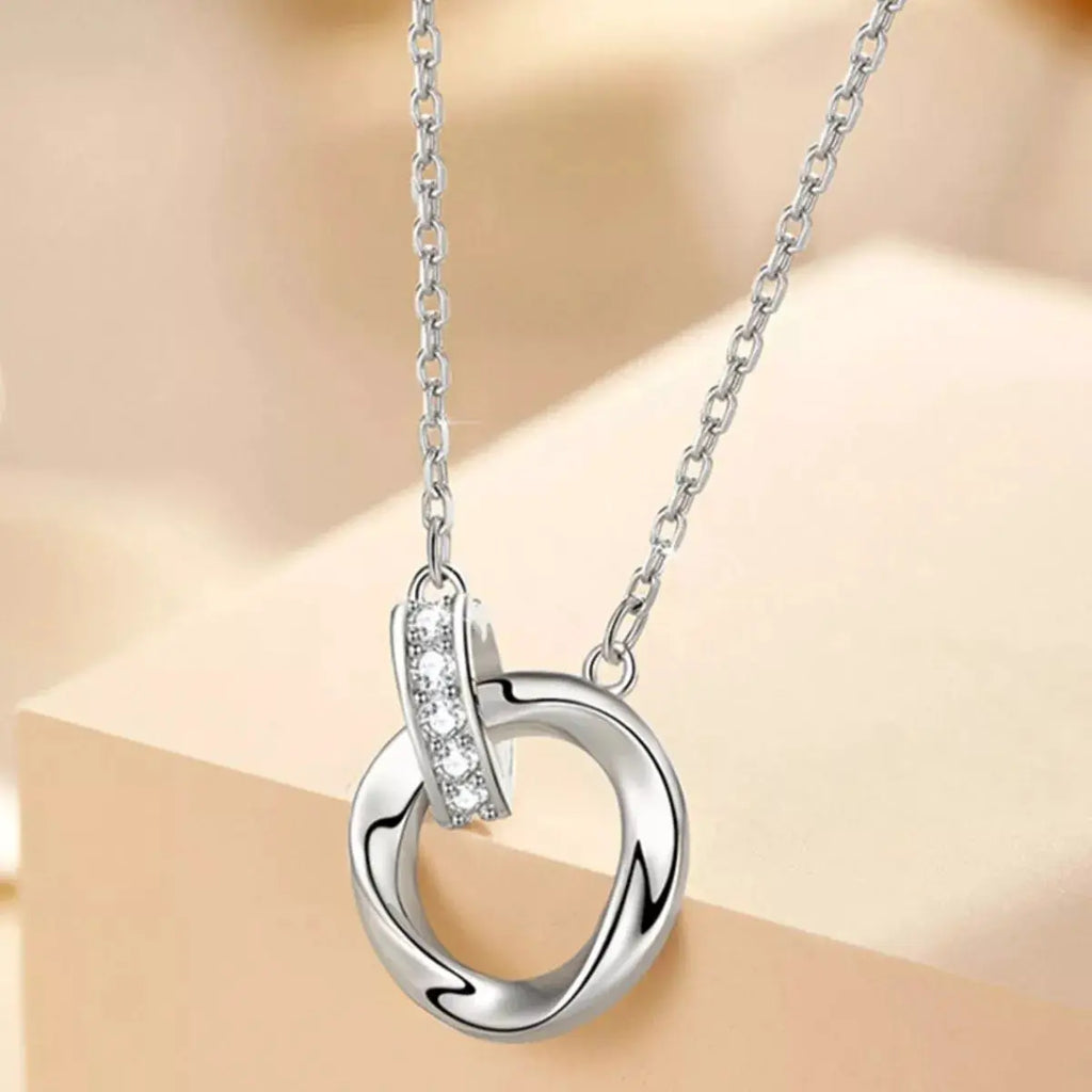 925 Sterling Silver Interlocking Circles Pendant Necklace by Trendsi