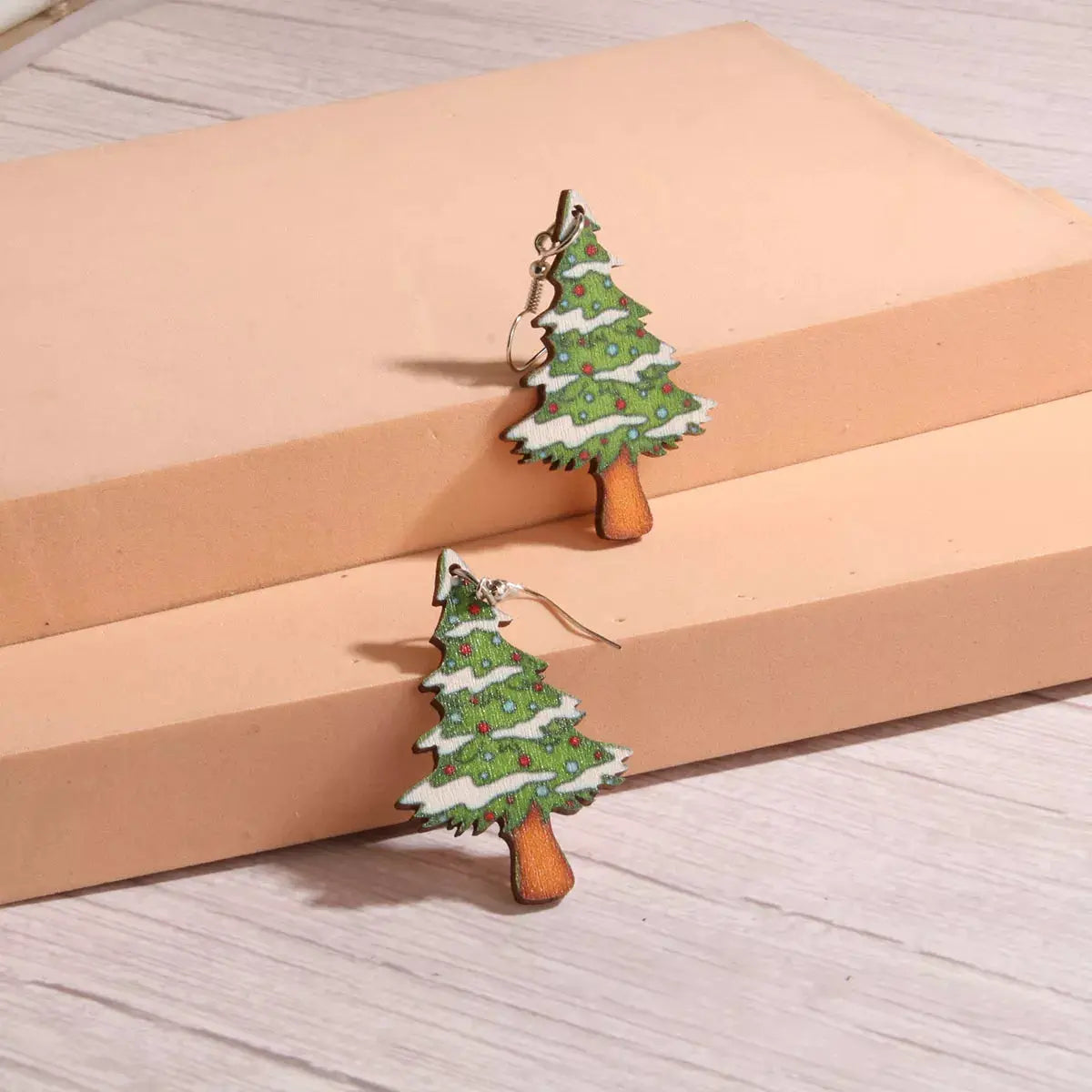 Christmas-Themed Dangle Earrings by Trendsi