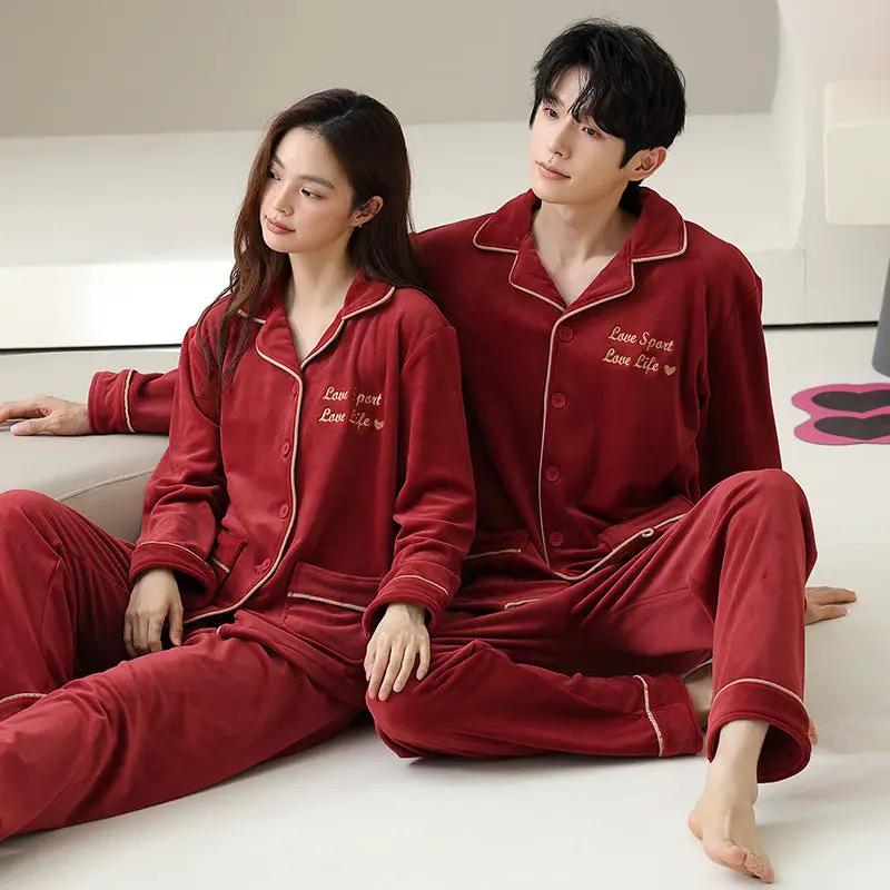 Couple's pajamas and home clothes by eprolo