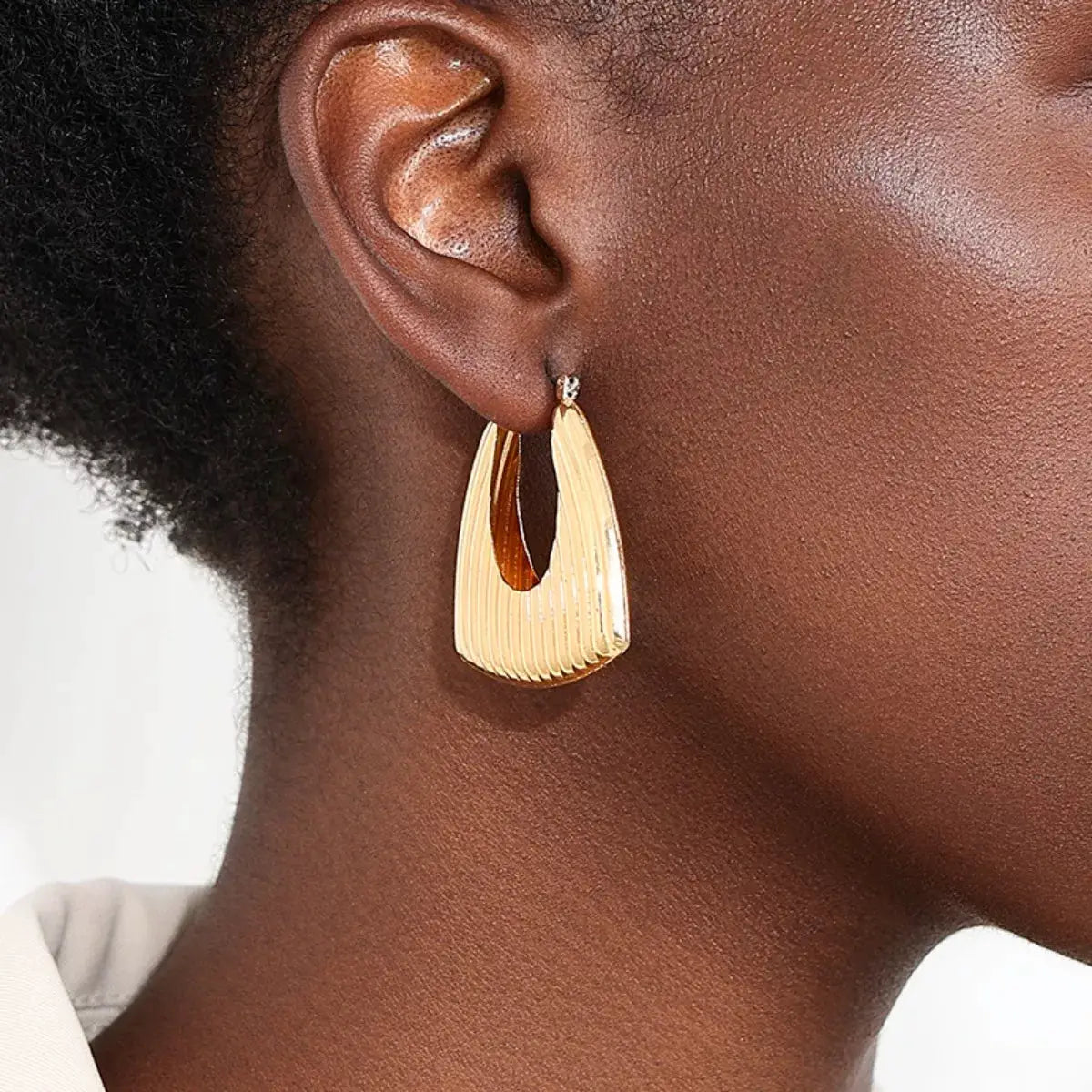18K Gold-Plated Alloy Ribbed Triangular Hoop Earrings by Trendsi