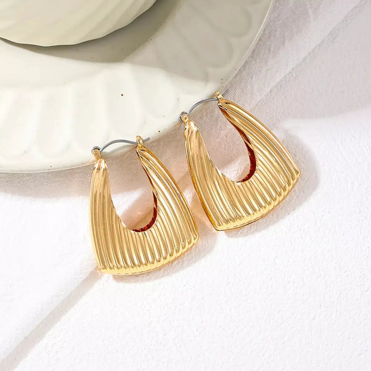 18K Gold-Plated Alloy Ribbed Triangular Hoop Earrings by Trendsi