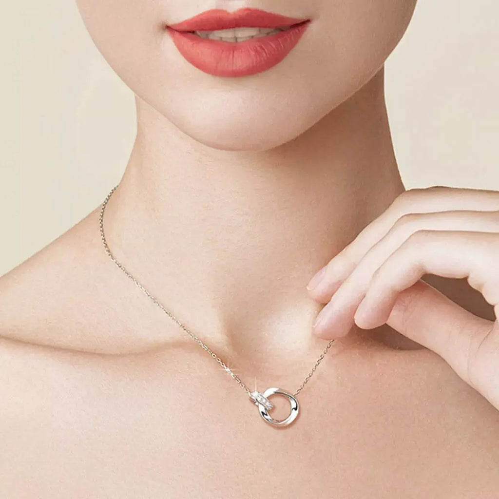 925 Sterling Silver Interlocking Circles Pendant Necklace by Trendsi