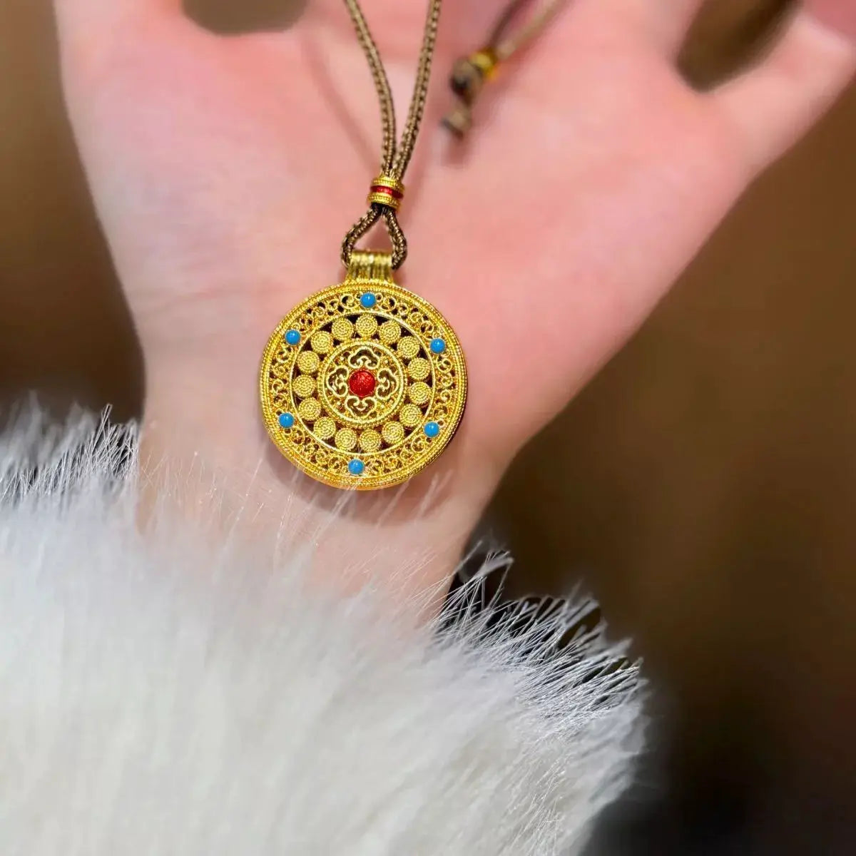 18K Gold-Plated Round Pendant Necklace by Trendsi