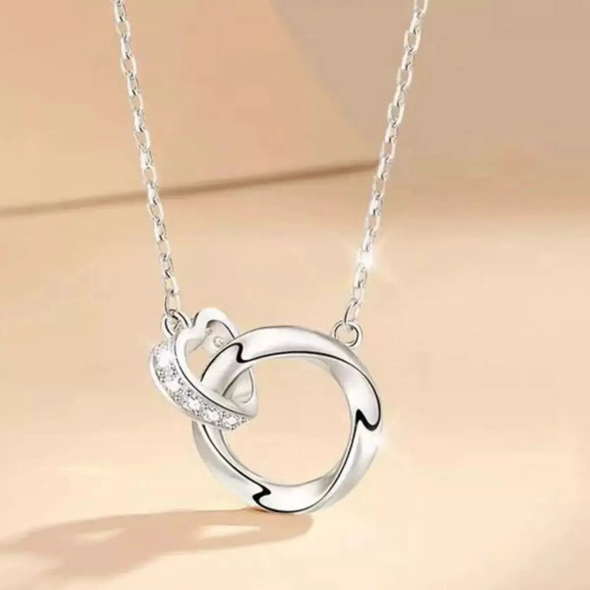 925 Sterling Silver Interlocking Circles Pendant Necklace by Trendsi