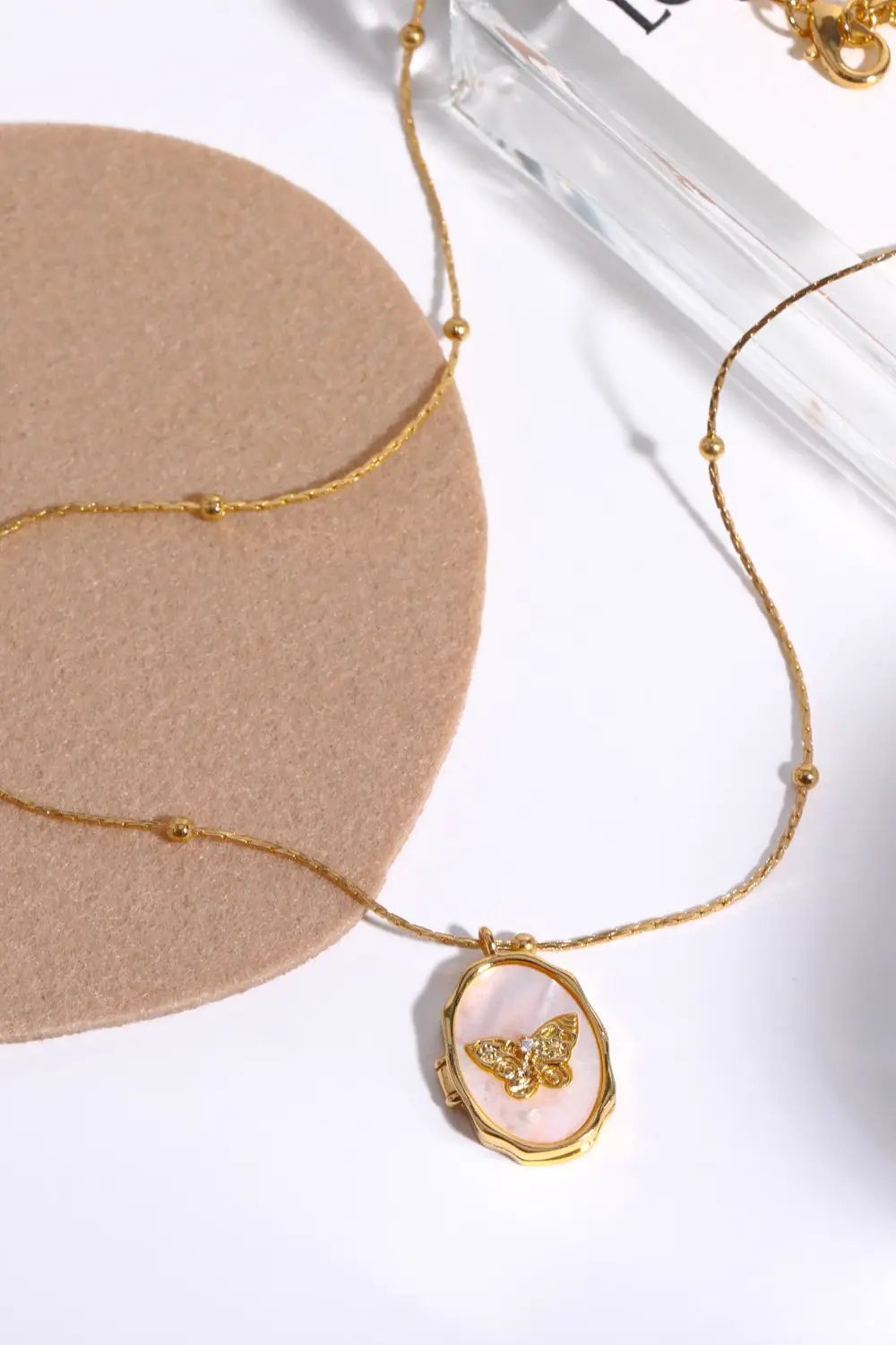 Butterfly Shell Pendant Copper Necklace by Trendsi