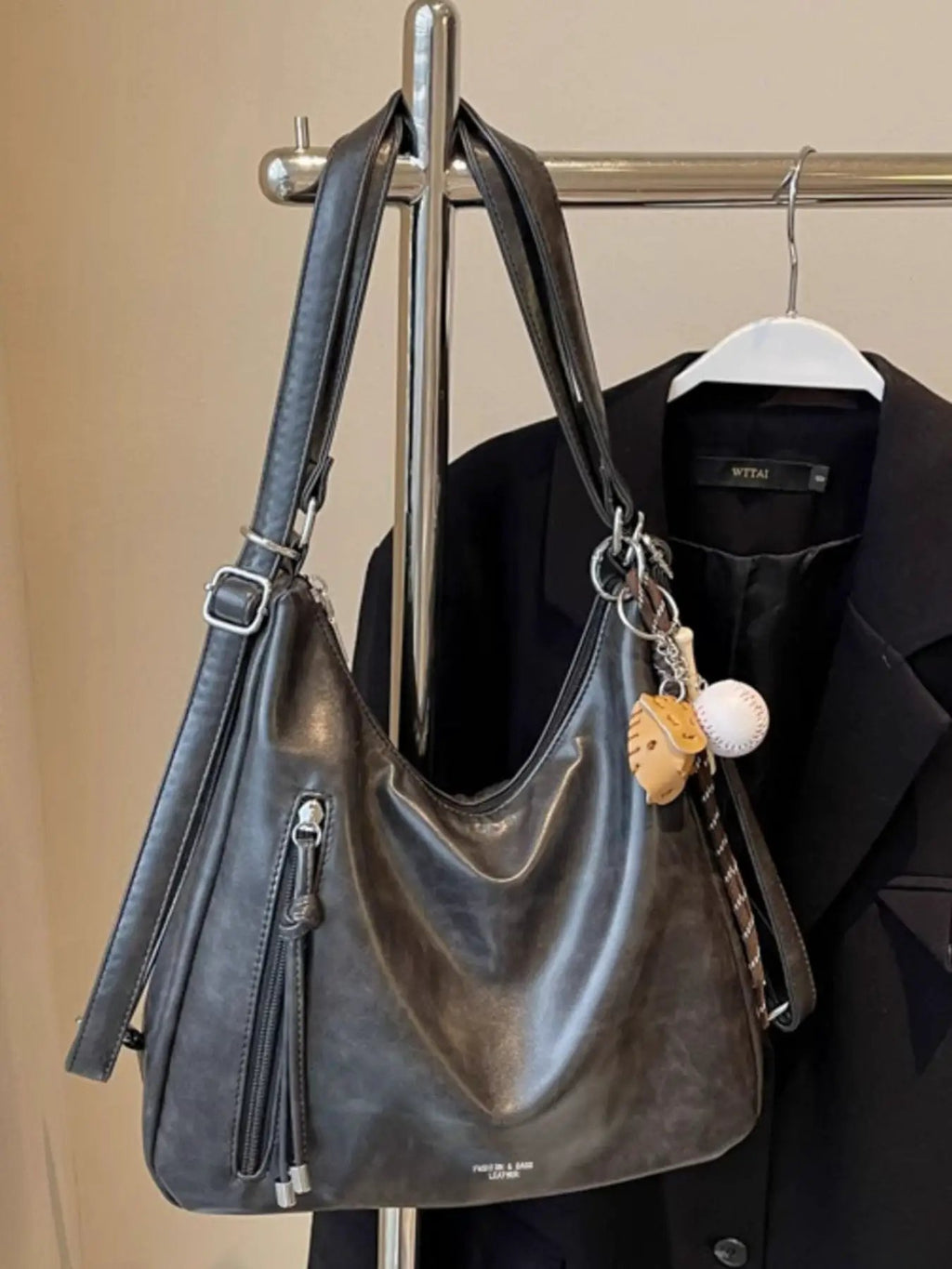 b4f15e6f-566c-45ea-8ebd-c04d6f53d70e-Max