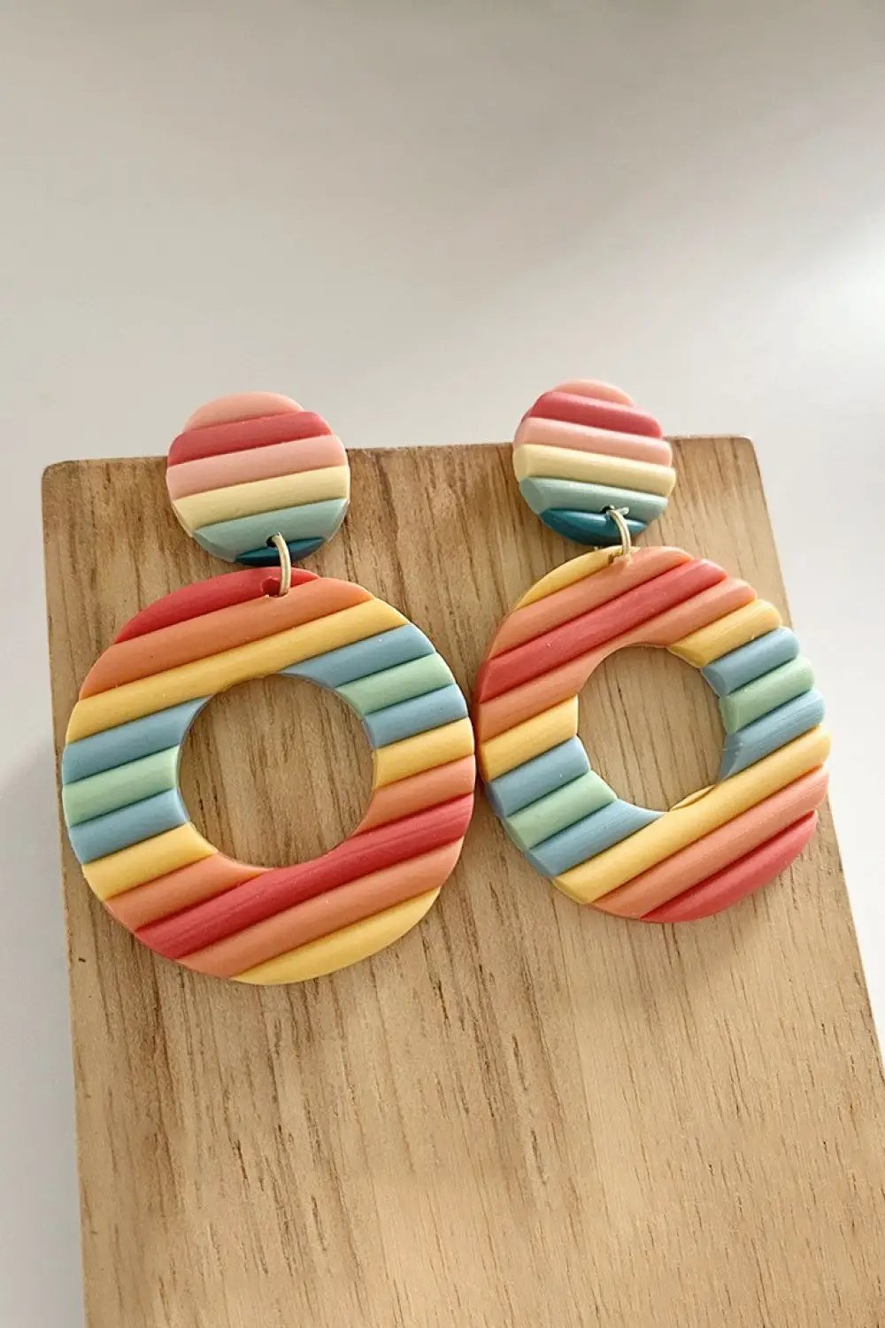 Round Shape Dangle Earrings by Trendsi
