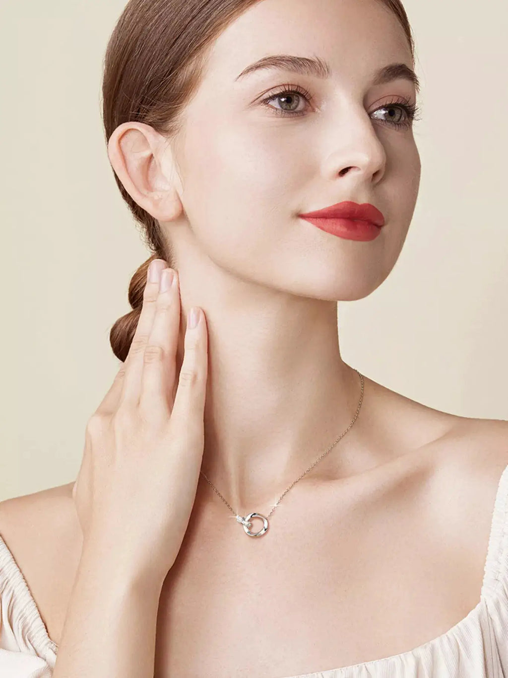925 Sterling Silver Interlocking Circles Pendant Necklace by Trendsi