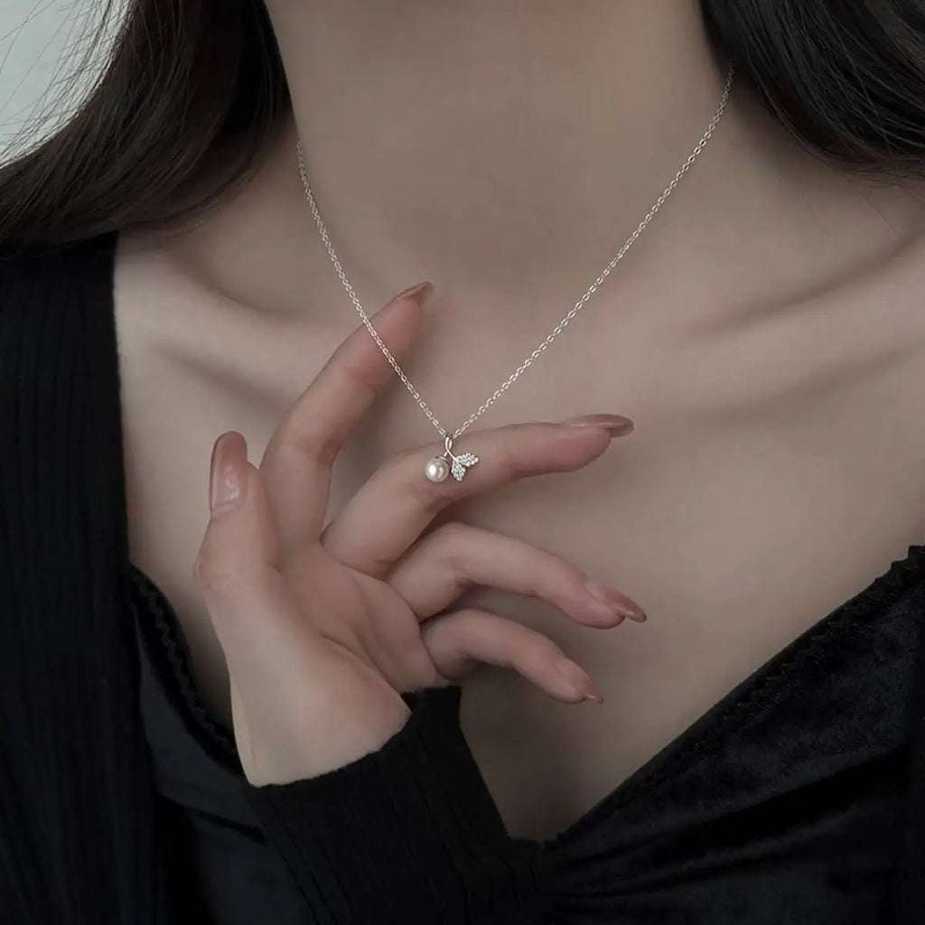 Pearl Mermaid Tail Pendant Necklace by Trendsi