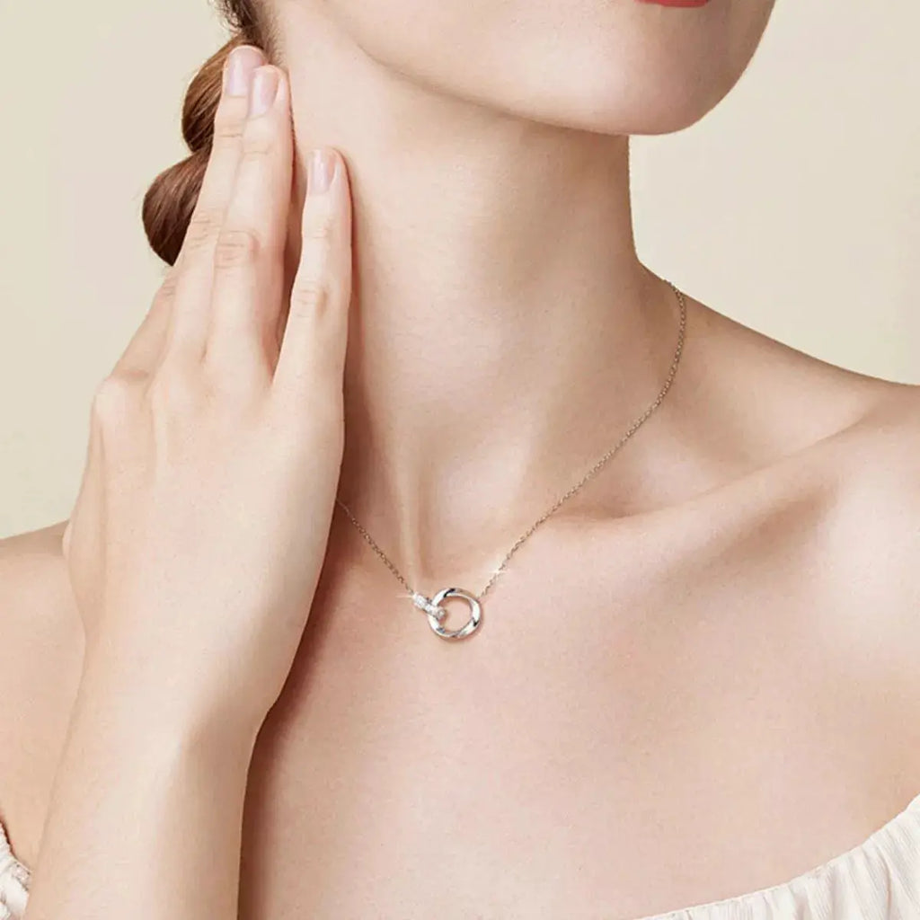 925 Sterling Silver Interlocking Circles Pendant Necklace by Trendsi